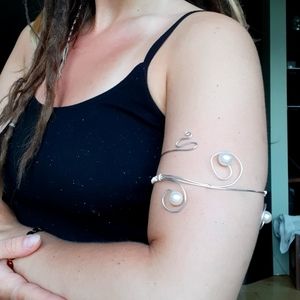 Pearl fairy arm band